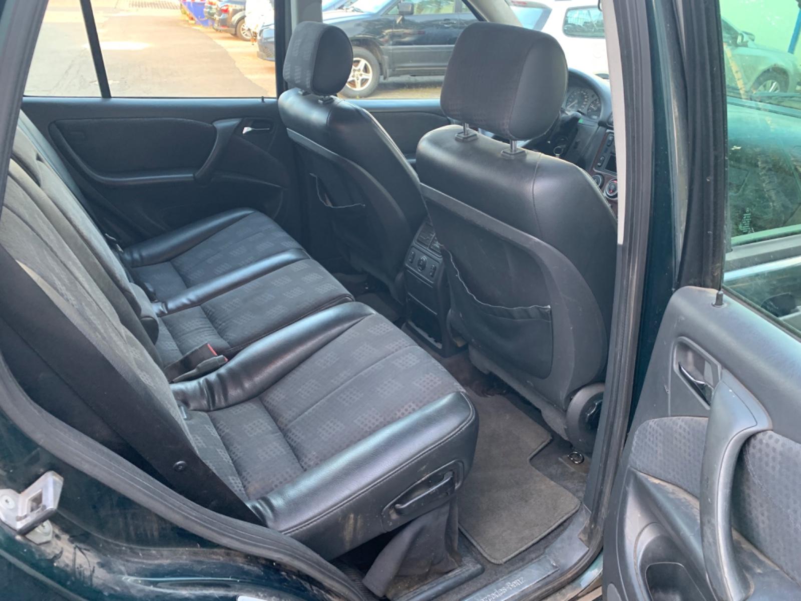 Mercedes-Benz ML270 2004 — photo 14