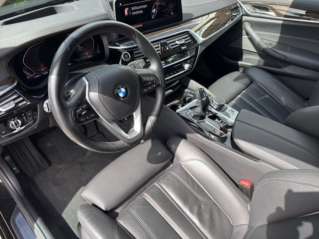 BMW 530d xDrive T. LUXURY LINE LED NAVI HUD PANO AHK