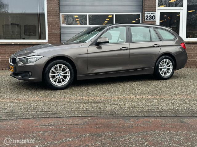 BMW 3-serie Touring 318d EXE AIRCO/NAVIGATIE/CRUISE/