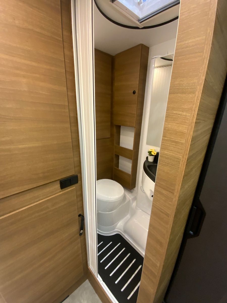 Fahrzeugabbildung Benimar Y 881 **Slim 2,14 m**neuer Grundriss**5,99 m**