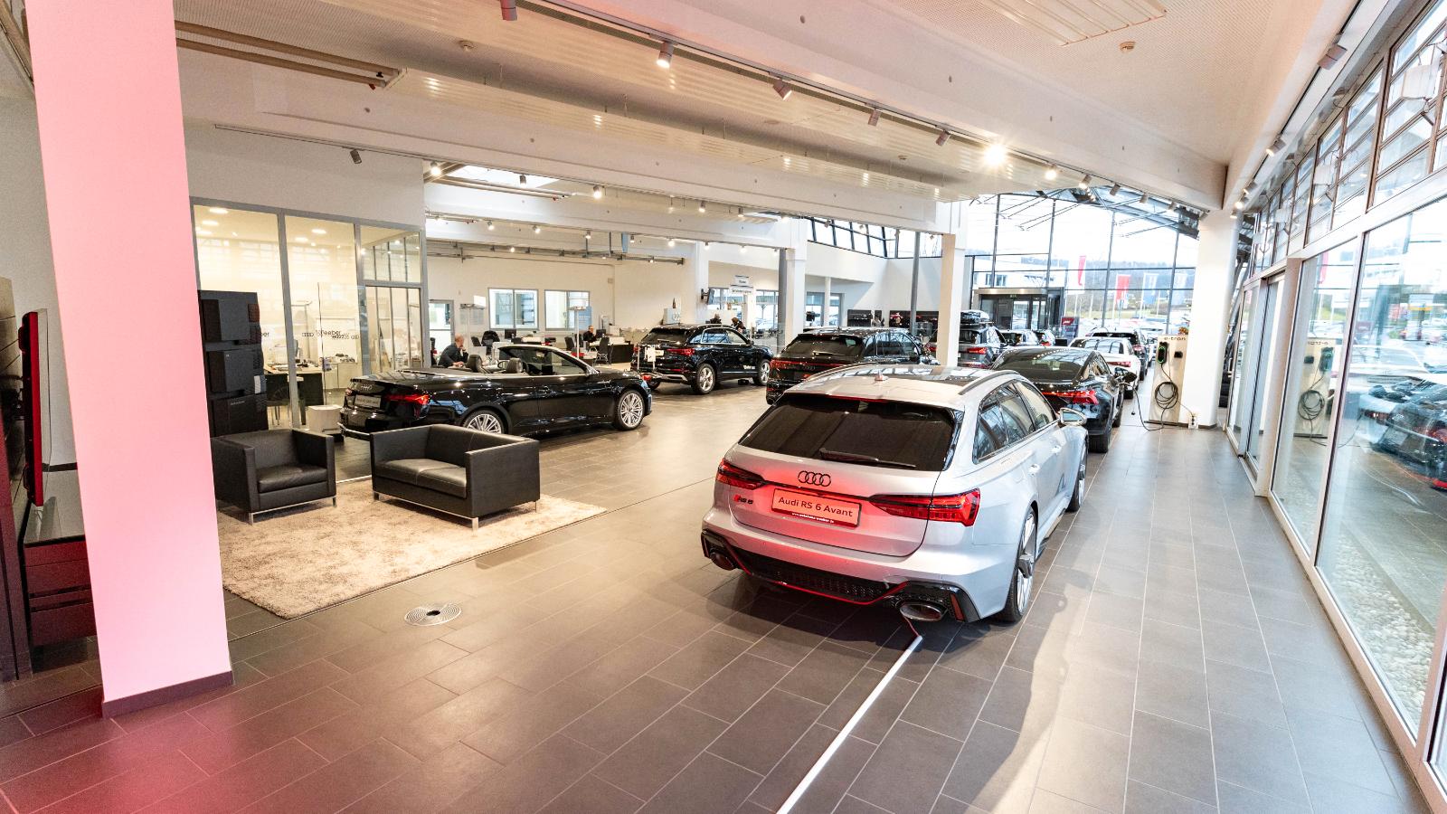 showroom-image-top