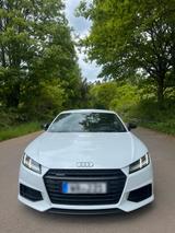 Audi TT 8S 2.0 TFSI Quattro Sline - Audi TT: Sline