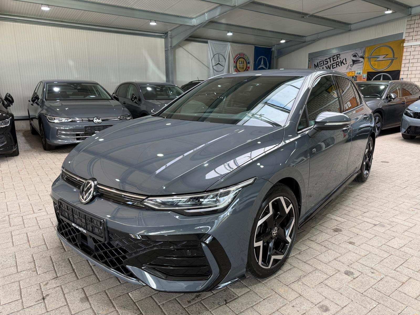 Volkswagen Golf VIII 1.5 TSI R-Line ACC LED LHZ SHZ RFK