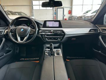 MYAUTOCENTER – Gebraucht- und Jahreswagen mit Werkstattservice in Pfaffenhofen BMW 520 *Navi*ACC*NAVI*LED*KAM*CARPLAY*