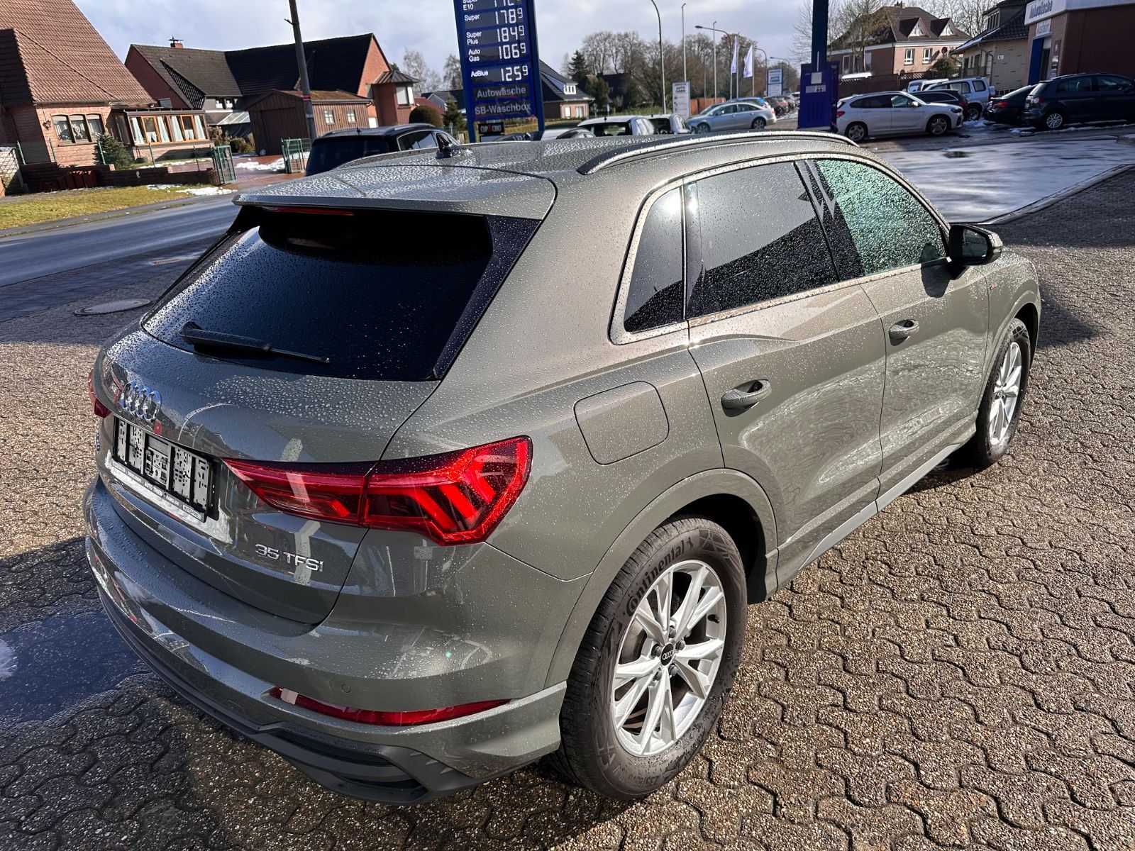 Fahrzeugabbildung Audi Q3 35 TFSI S line S Tronic Navi/ACC/SHZG/LED/PDC