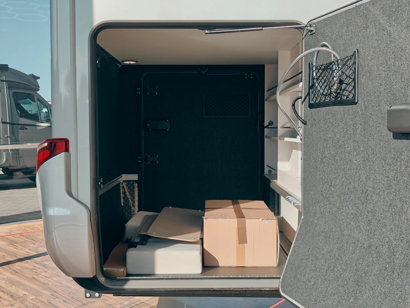 Fahrzeugabbildung HYMER / ERIBA / HYMERCAR B-KLASSE MC T 680 PREMIUM - MATARA TEAK by palmo