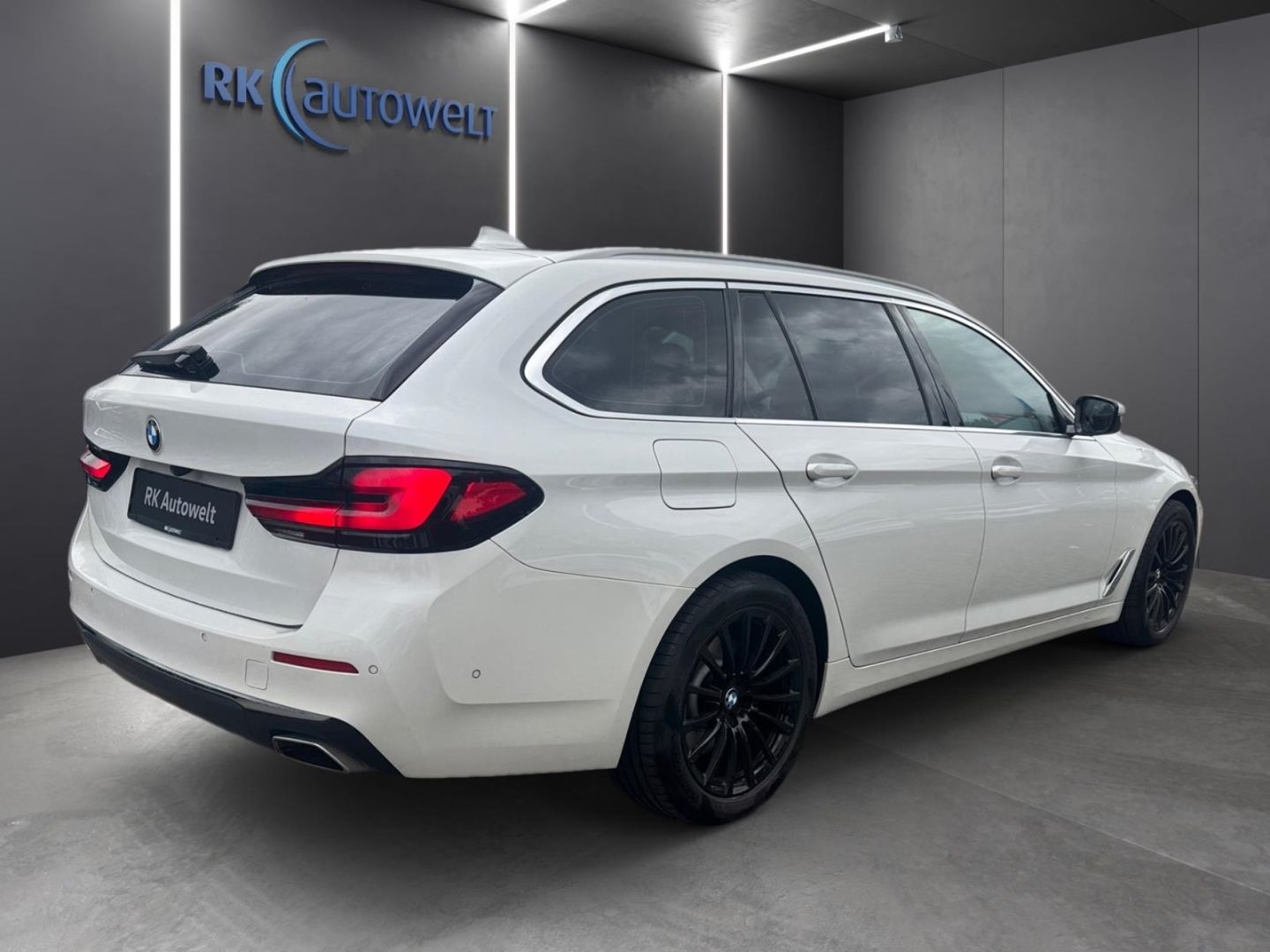 BMW 530 d xDrive Luxury Line Touring Panorama Park-A foto 4