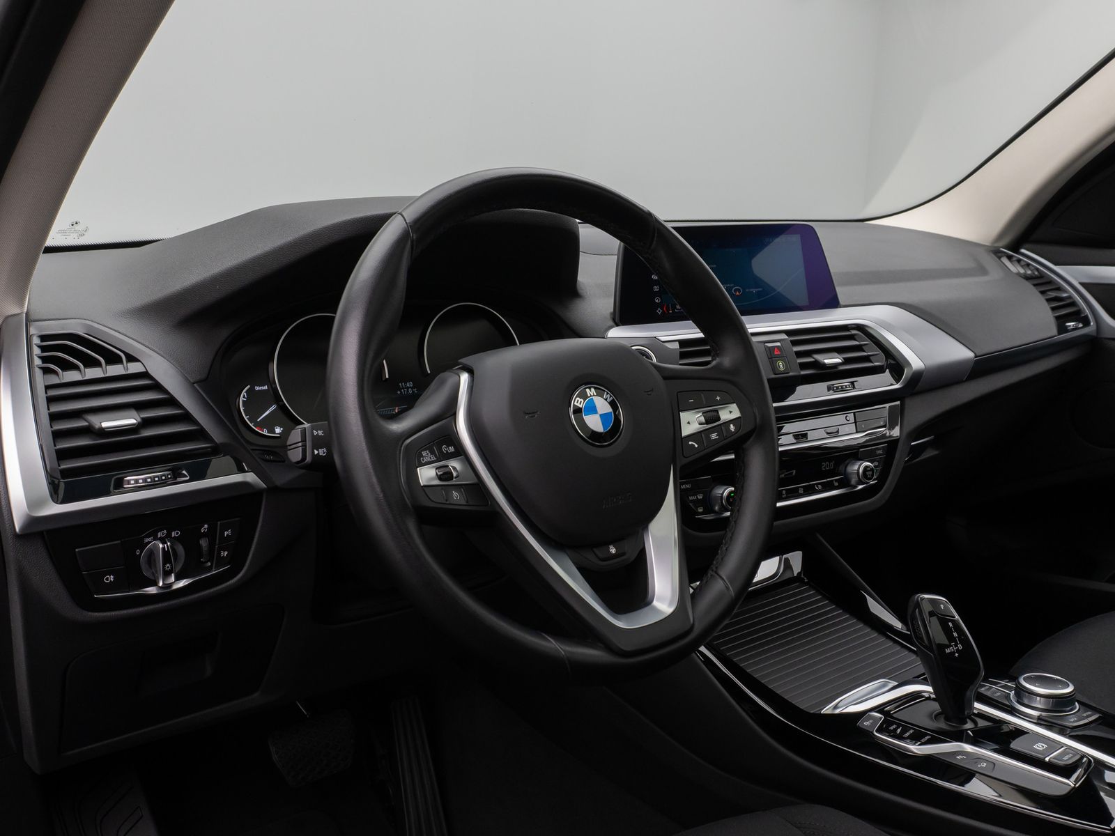 Fahrzeugabbildung BMW X3 xD20d Panorama Kamera DAB HiFi AHK Alarm 19"