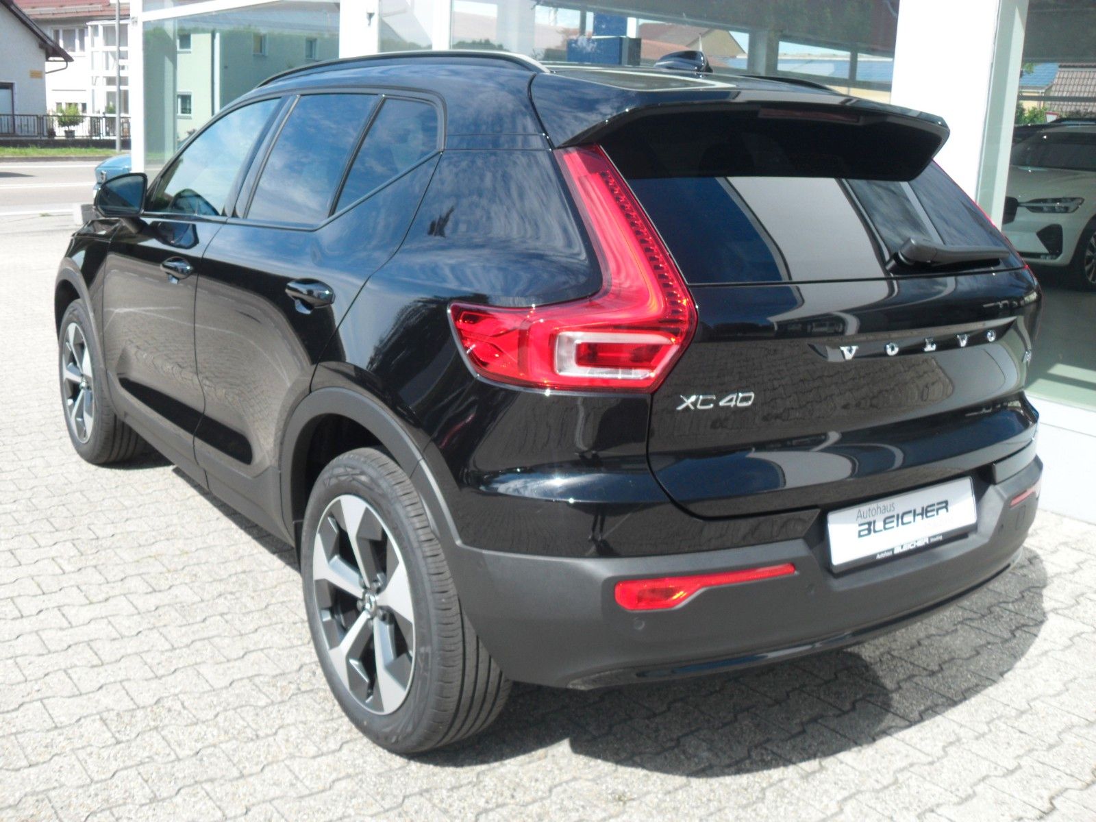 Fahrzeugabbildung Volvo XC 40 Plus Dark 2WD | 360°| Navi | NS
