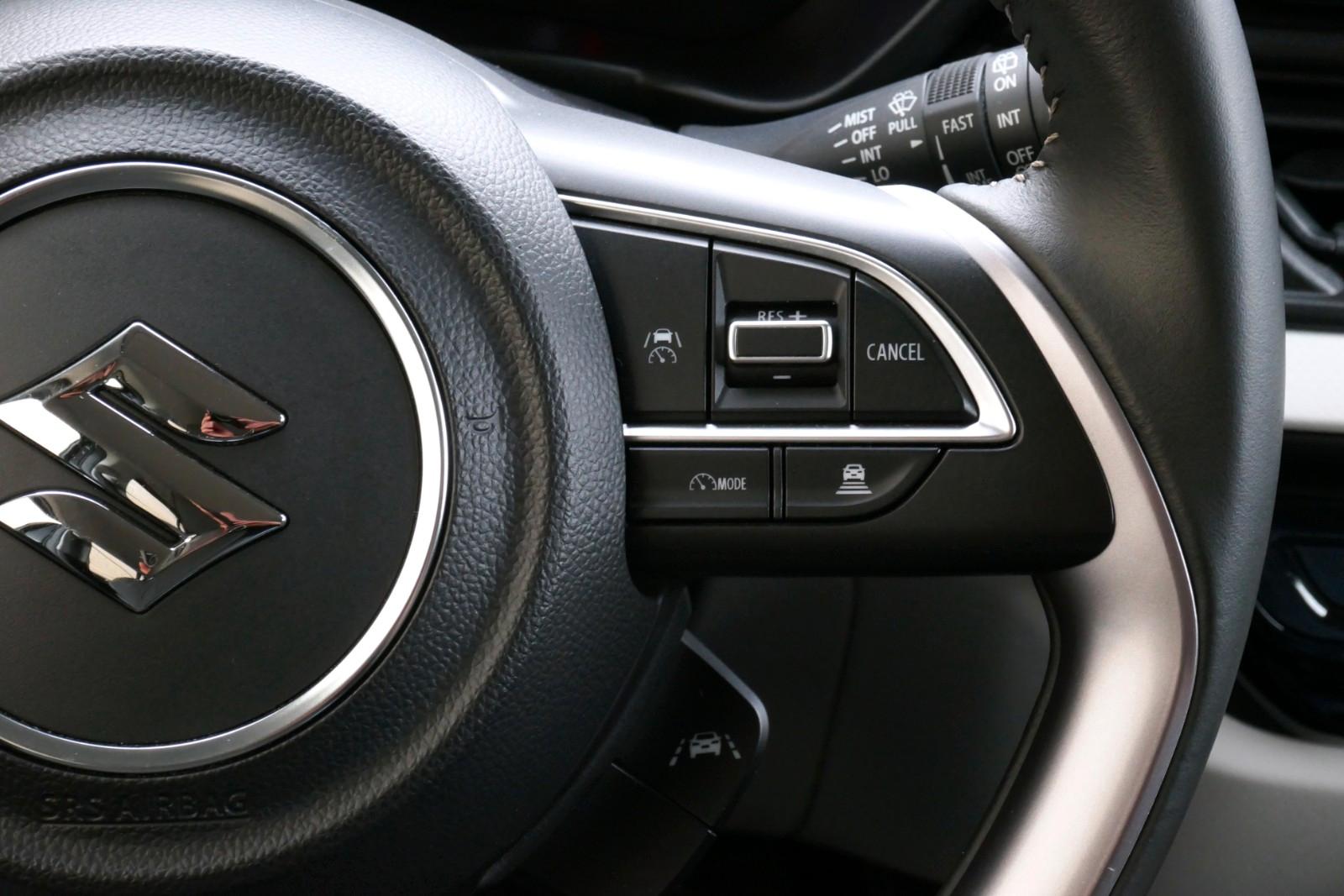 Suzuki Swift COMFORT Navi ACC Kamera Shzg Keyless M&S, миниатюра 18