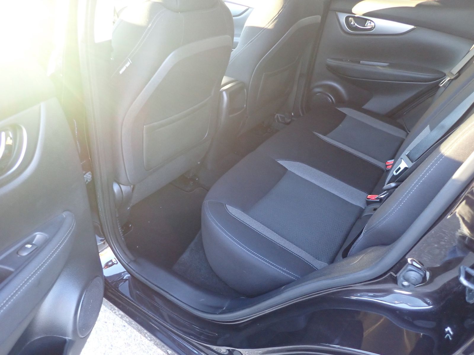 Fahrzeugabbildung Nissan Qashqai 1.3 DIG-T 160PS N-Connecta DCT