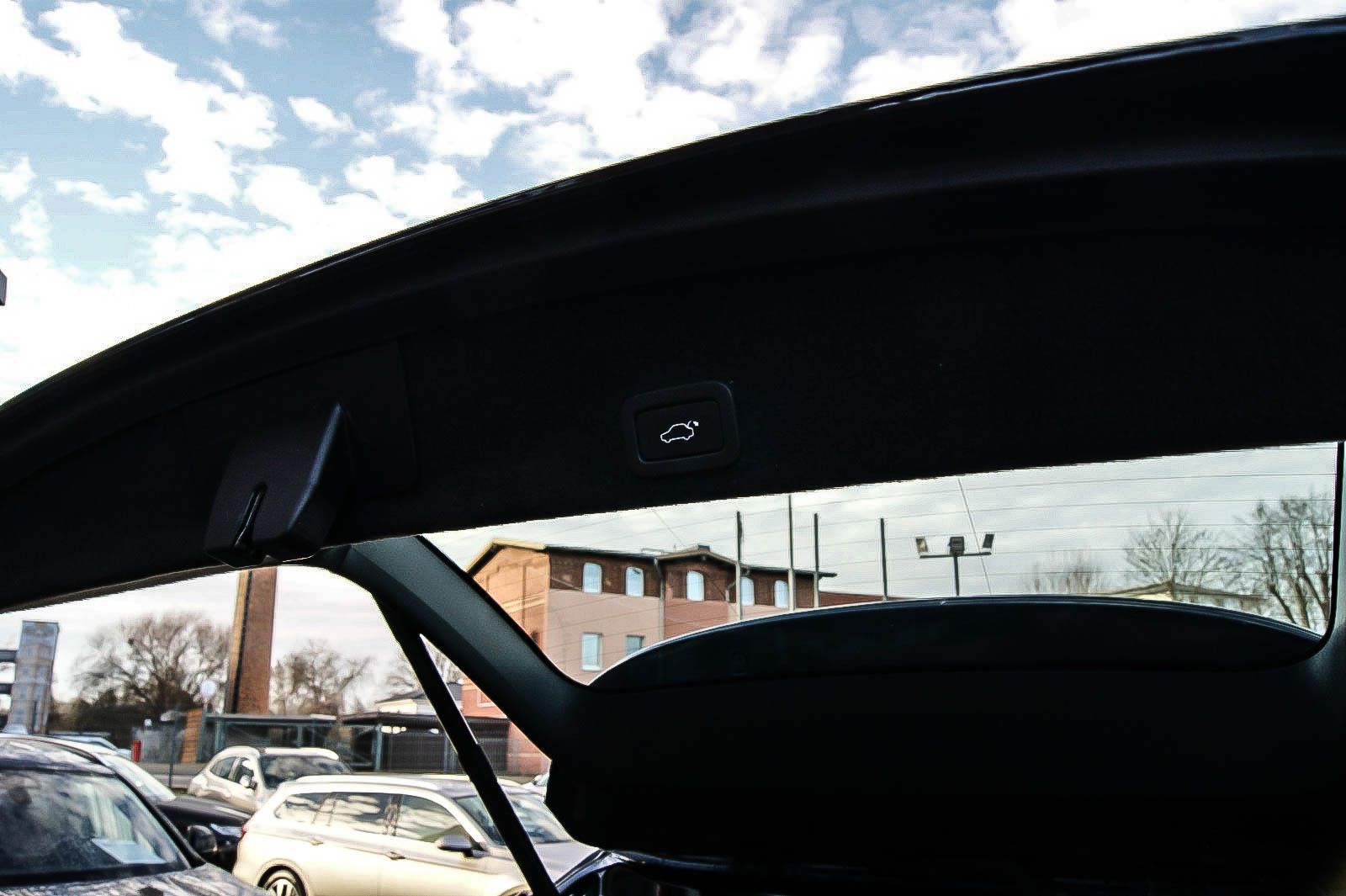 Fahrzeugabbildung Volvo XC60 D5 24 Summum AWD PANO STANDHZG KAMERA LEDER