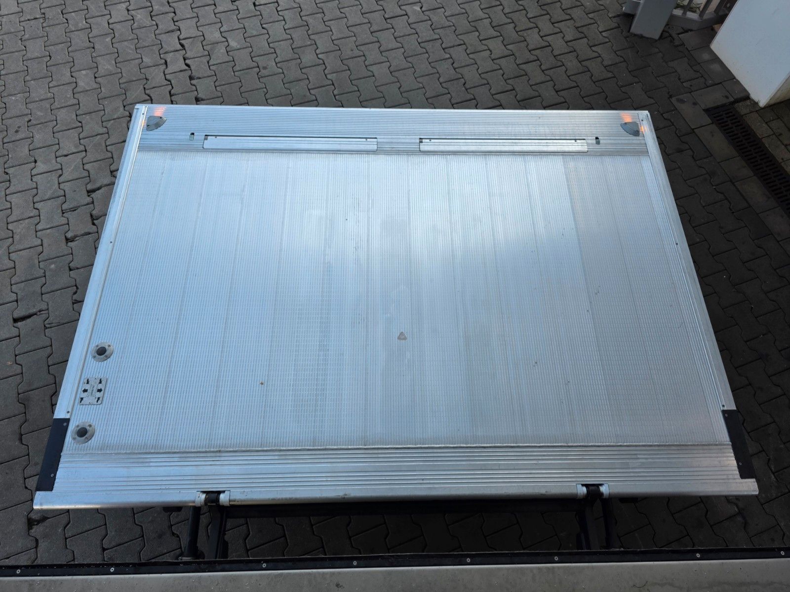 Fahrzeugabbildung Iveco Eurocargo ML75E21/P LBW 1.000kg L-Haus