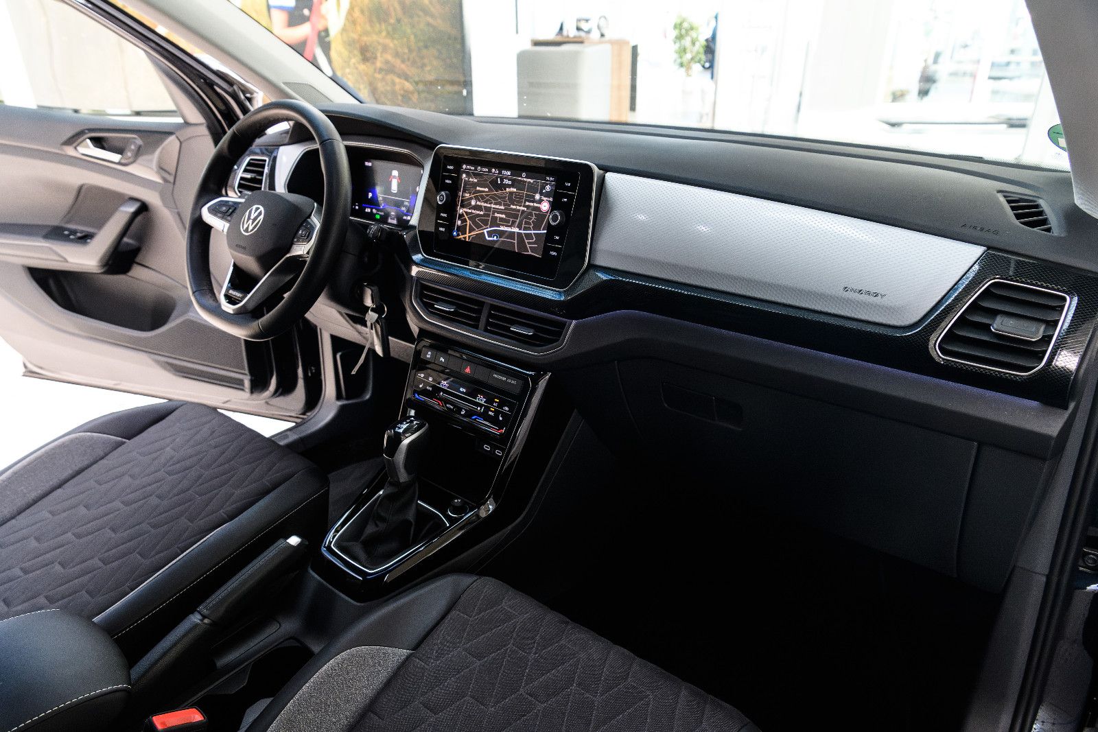 Fahrzeugabbildung Volkswagen T-Cross 1.0 TSI DSG 85 kW Energy+AHK+Kamera+Navi