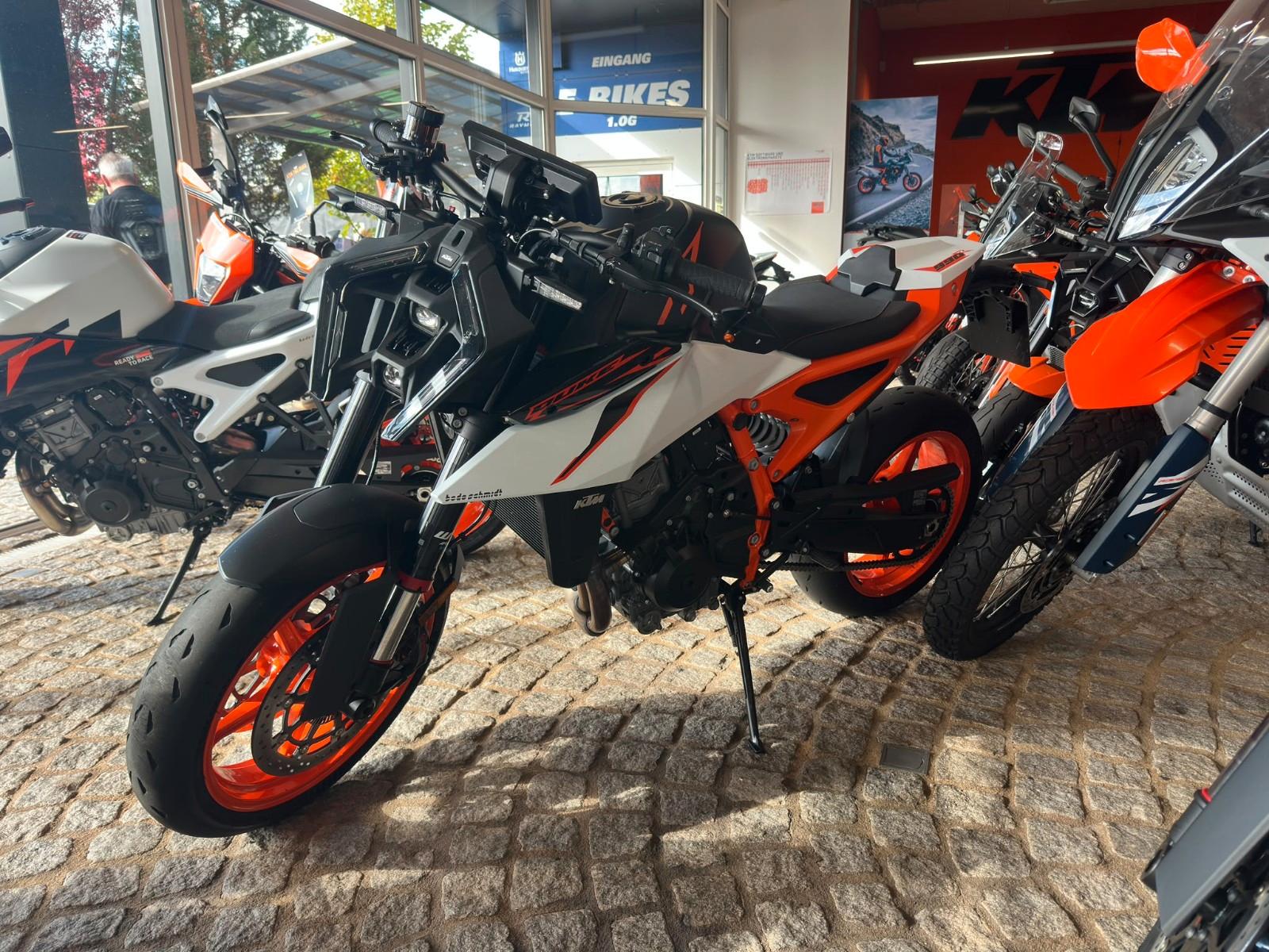 KTM 990 Duke R 2026
