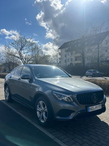 MERCEDES-BENZ GLC 250 4MATIC (Benzin) Unfallfrei Sommerreifen