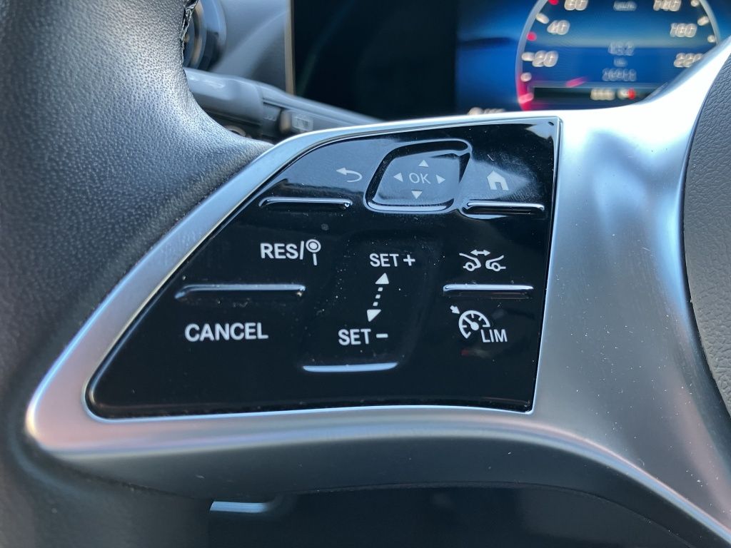 Fahrzeugabbildung Mercedes-Benz GLA 180 LED*AHK*NAVI*KAMERA*TOTWINKEL*DAB