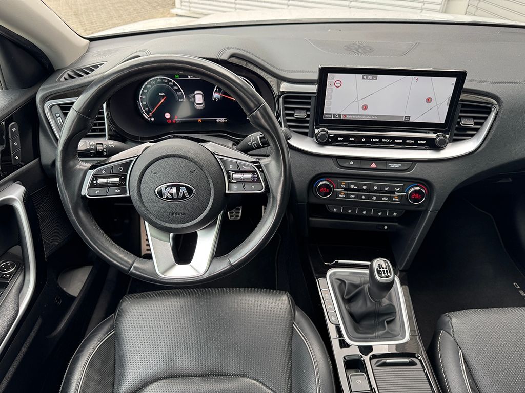 XCeed 1.4 T-GDI Platinum Edition *LED*NAVI*PANO*