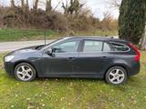 Volvo V60 D5 Geartronic Momentum - gebrauchte Volvo V60 aus dem Jahr 2012