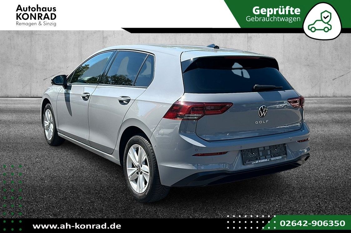 Fahrzeugabbildung Volkswagen Golf VIII Lim. Life 1.5 TSI+Standhzg.+LED+NAVI