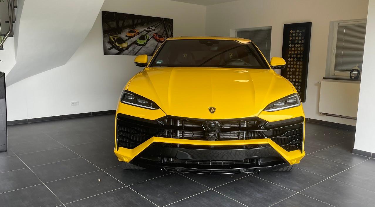 Lamborghini Urus SE+PANO+MASSAGE+23+STYLE PACK