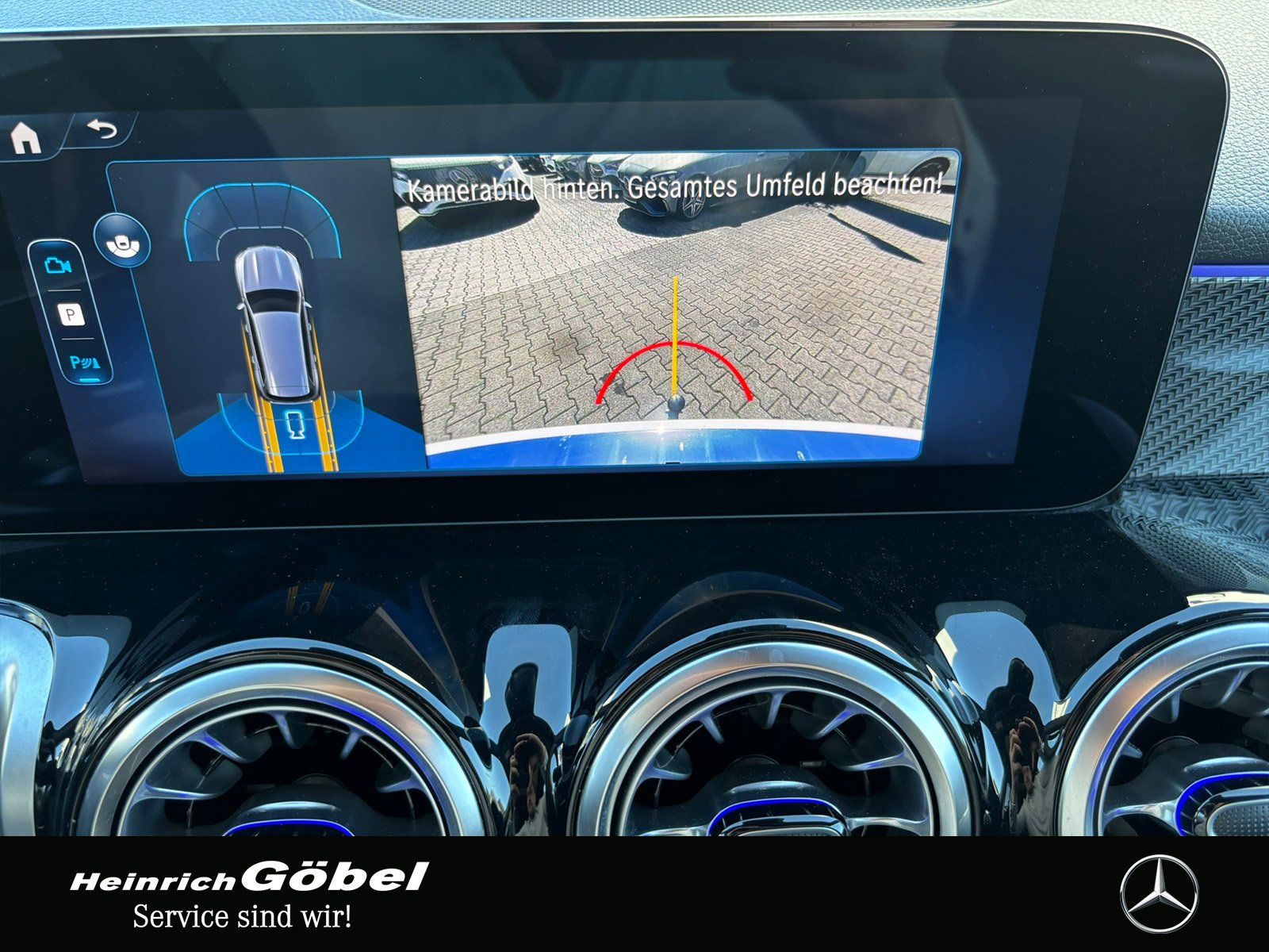 Fahrzeugabbildung Mercedes-Benz GLB 200 d AMG*PANO*AHK*TOTWINKEL*AMBIENTEBEL