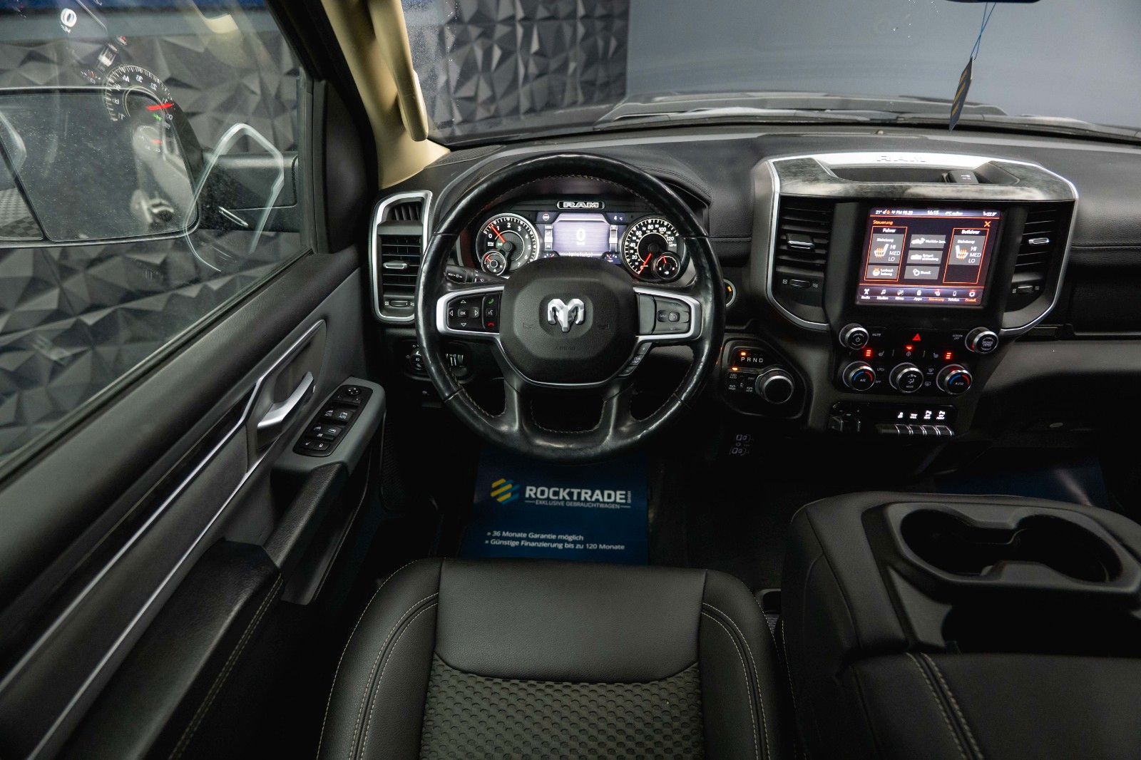 Fahrzeugabbildung Dodge RAM 5.7 V8 HEMI 4x4 OFFROAD Night-Paket *LED*