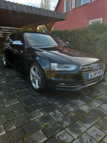 Audi S4 3.0 TFSI S tronic quattro Avant - B&O, AHK