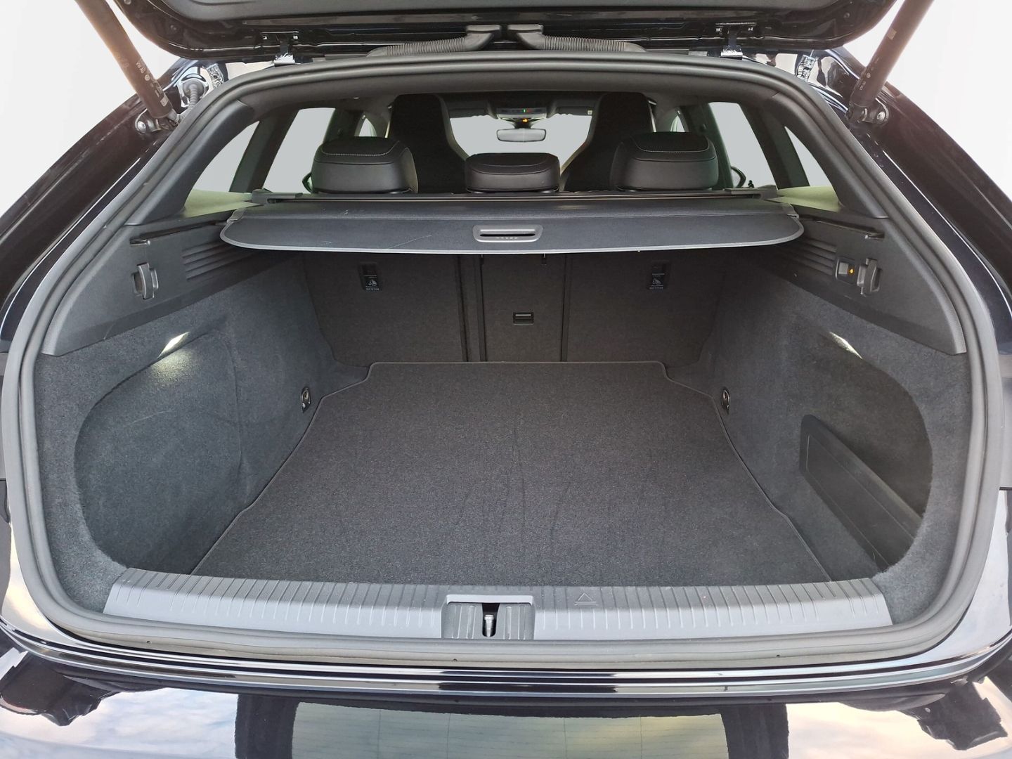 Arteon SB 2.0 R-Line 4Motion *AHK*MATRIX*HARMAN*