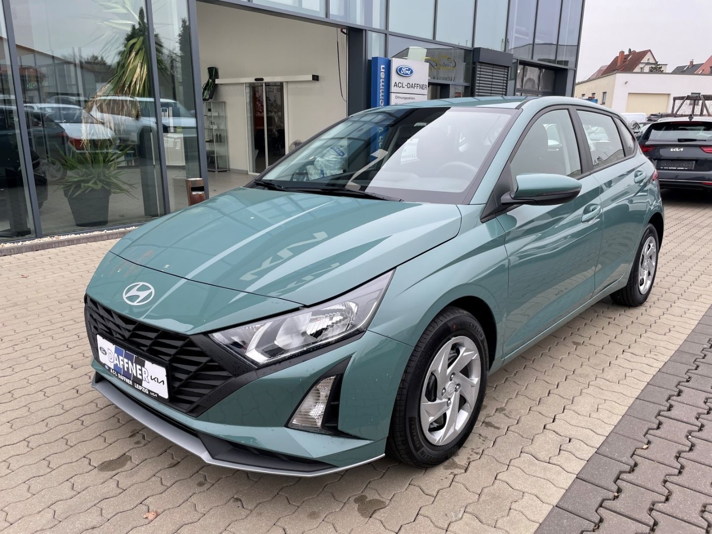 Fahrzeugabbildung Hyundai i20 Select Verkehrszeichenerk SpurhalteAss Navi