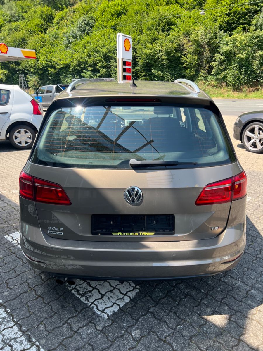 Fahrzeugabbildung Volkswagen Golf Sportsvan VII Comfortline *MASSAGE-SITZE *