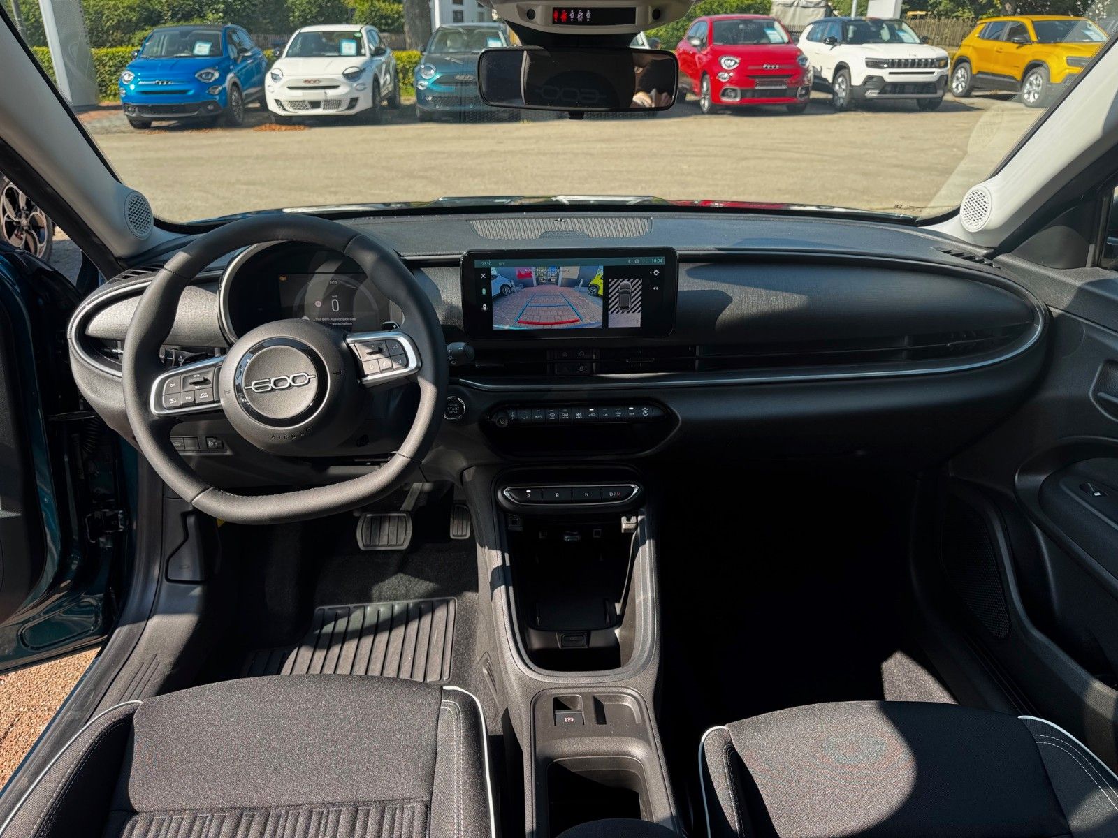 Fahrzeugabbildung Fiat 600 MY25 Special Edition Automatik Navi Kamera