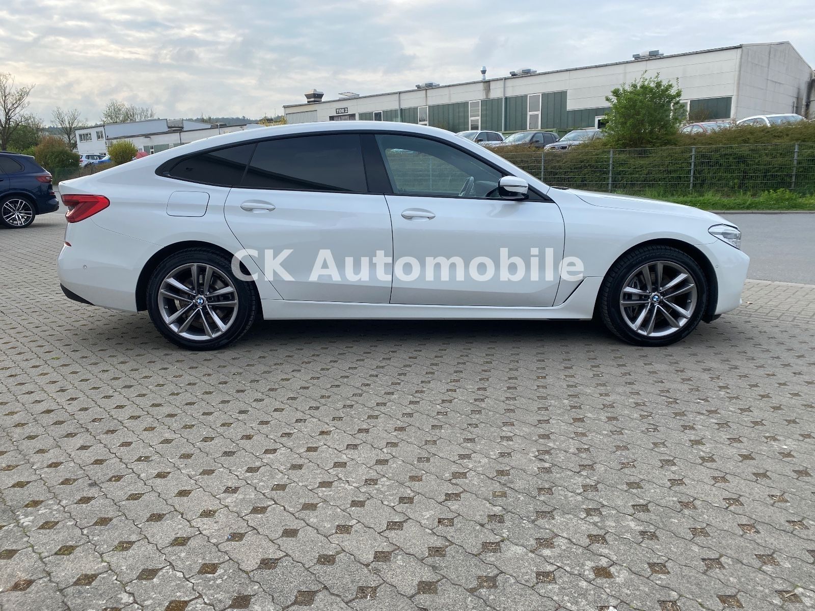 Fahrzeugabbildung BMW 640d GT xDrive Luxury Line/Navi/Head-Up/Pano/LED