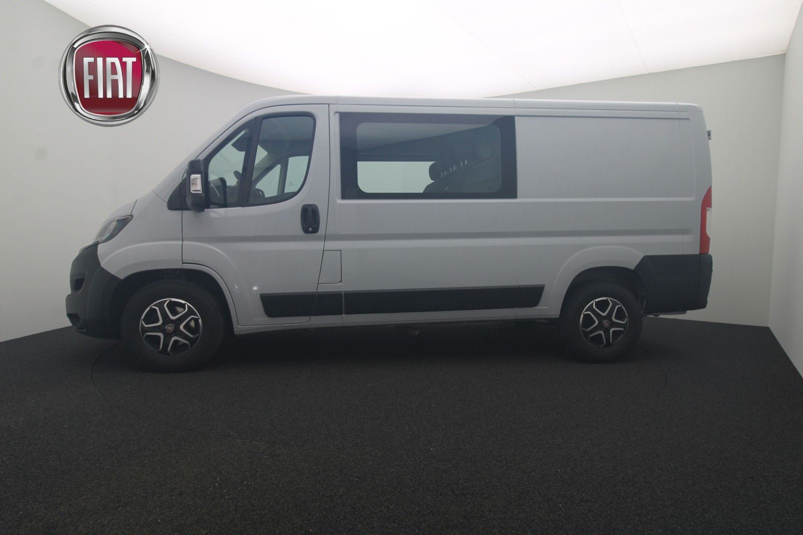 Fahrzeugabbildung Fiat Ducato Serie 8 Multicab 35 L2H1 AT NAVI KAMERA