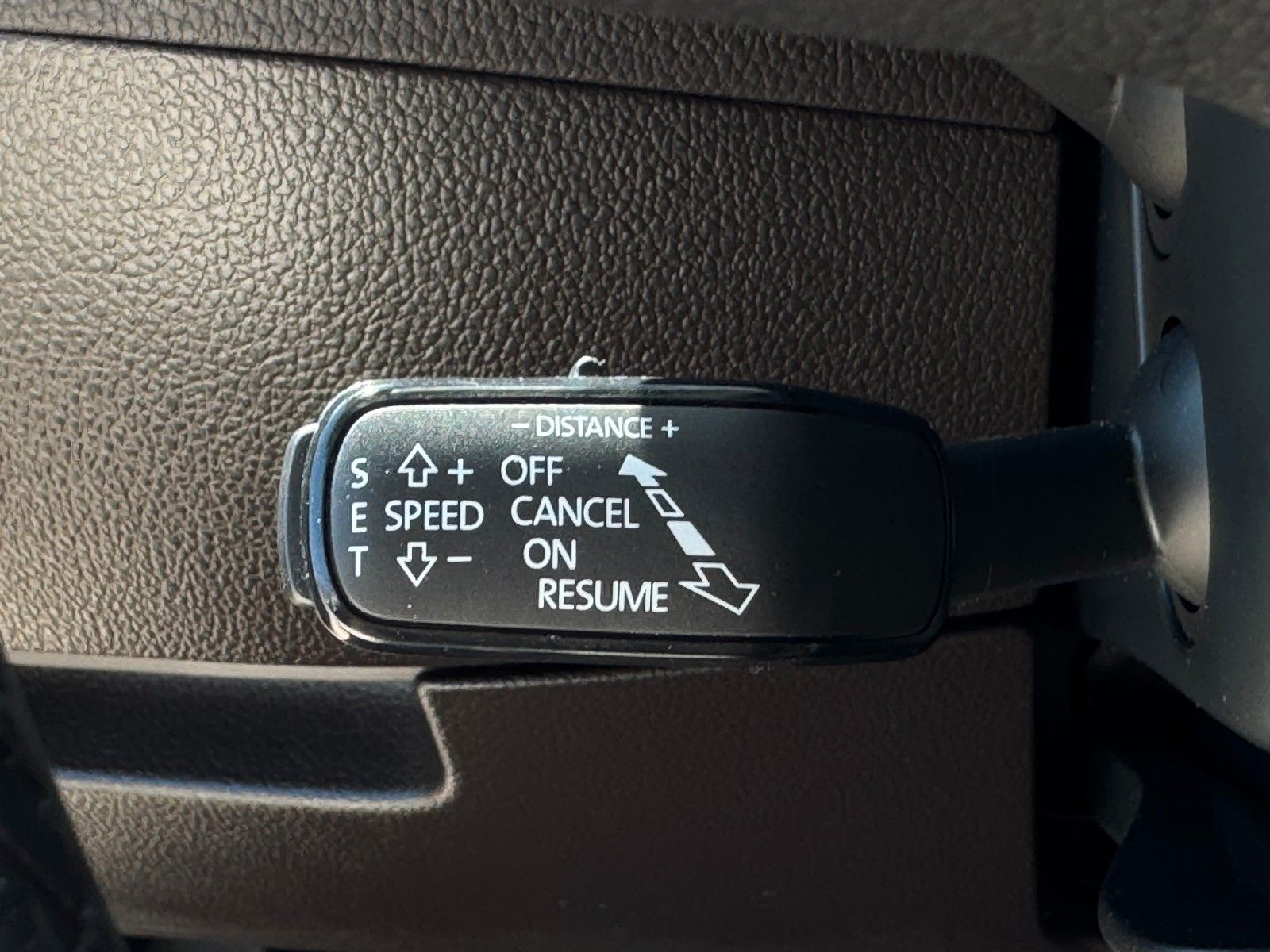 Fahrzeugabbildung SKODA Superb 2.0 TSI L&K Canton Pano Mem. ACC AHK LED