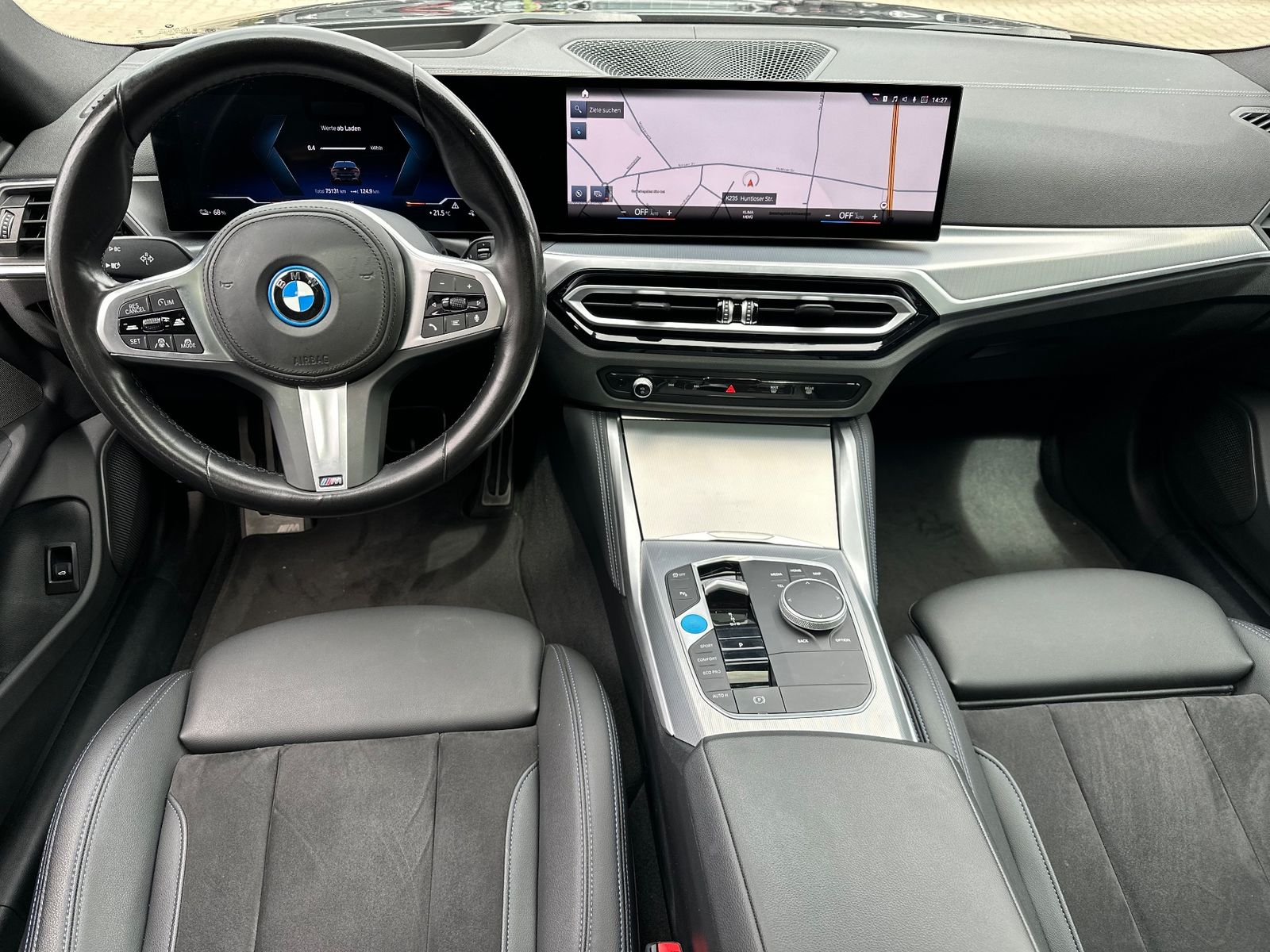 Fahrzeugabbildung BMW i4 eDrive40 Gran Coupé M-Sport NAV+LED+PANO+AHK