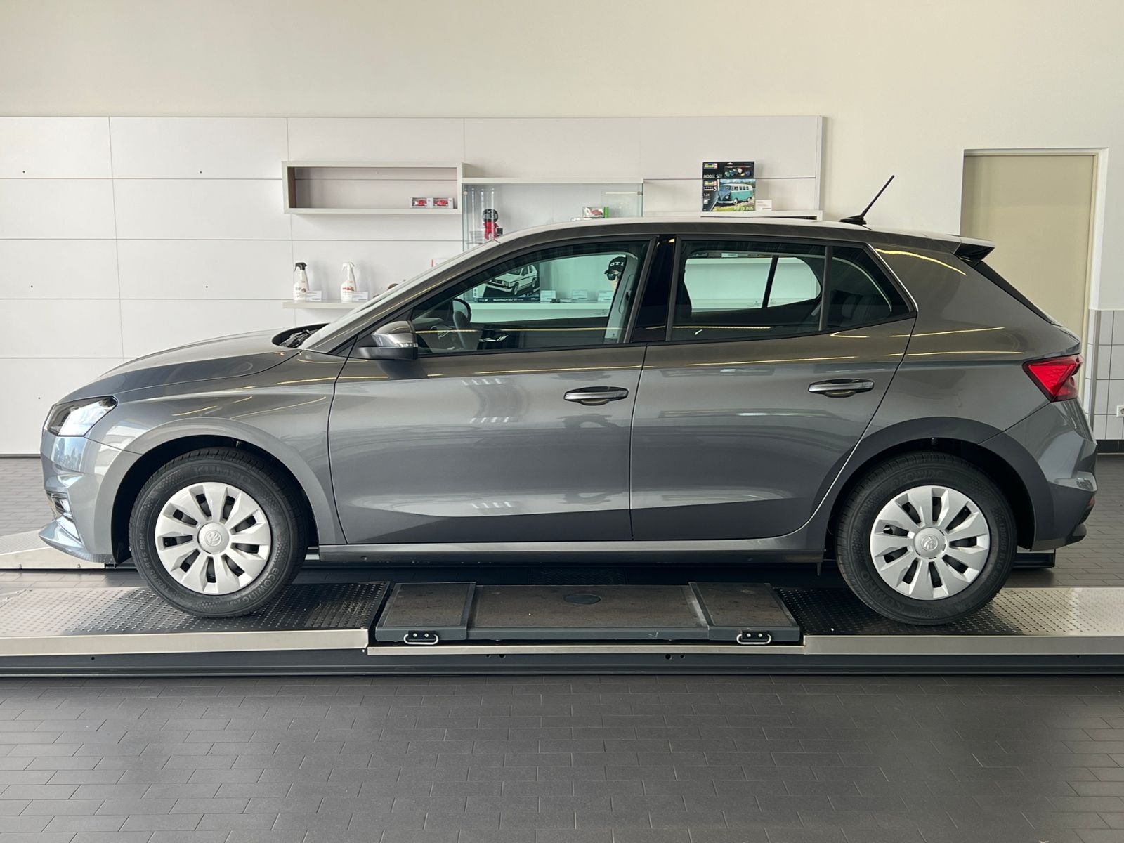 Fahrzeugabbildung SKODA Fabia  Selection 1.0 MPI *Climatronic, LED, Einp
