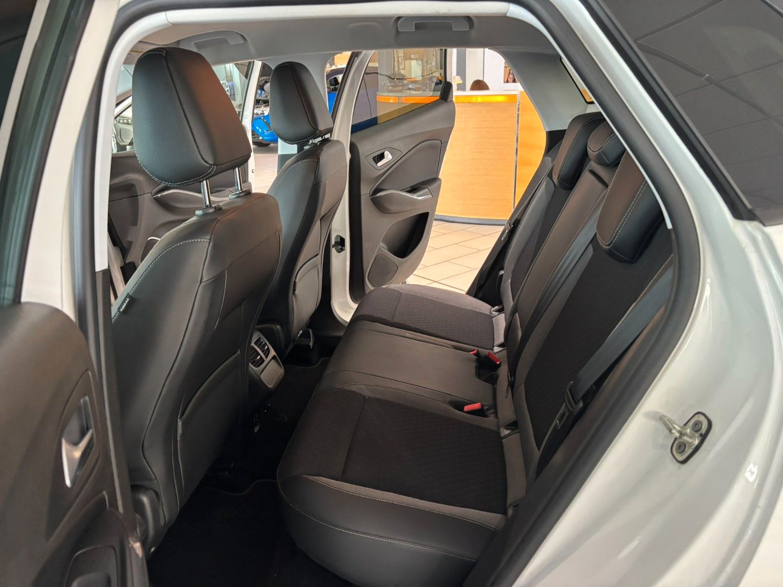 Fahrzeugabbildung Opel Grandland 1.5D AHK/KAMERA/SHZ/LHZ/FSH/ALU/ACC