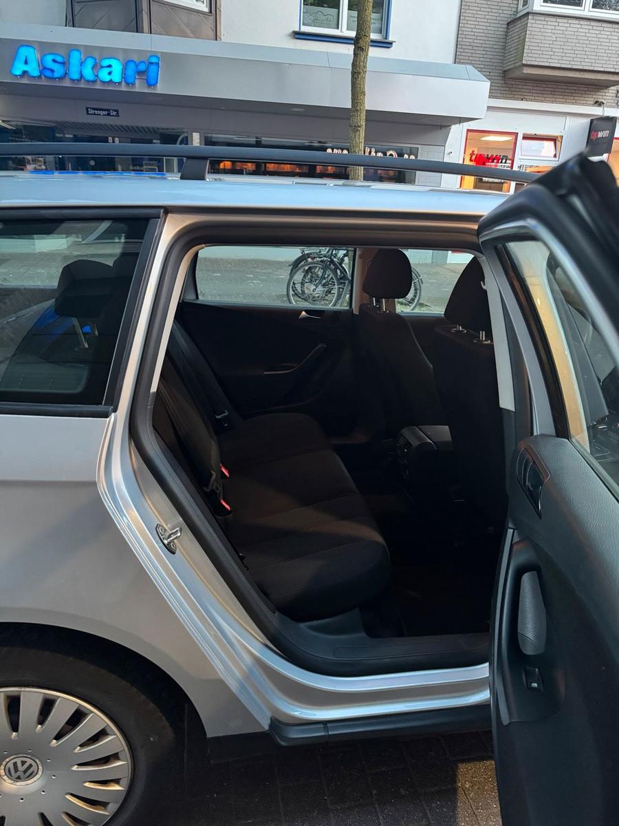 Volkswagen Passat 2010 — photo 14