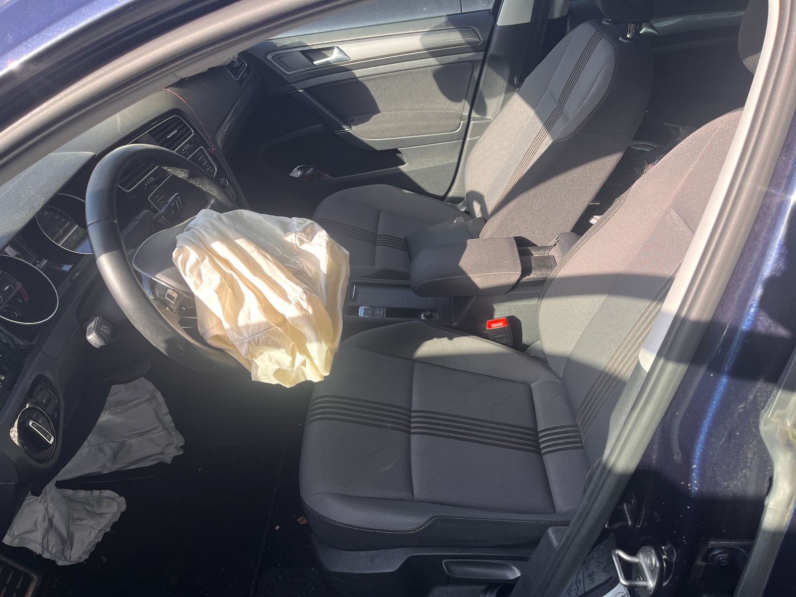 Fahrzeugabbildung Volkswagen Golf VII Variant Allstar BMT Unfall