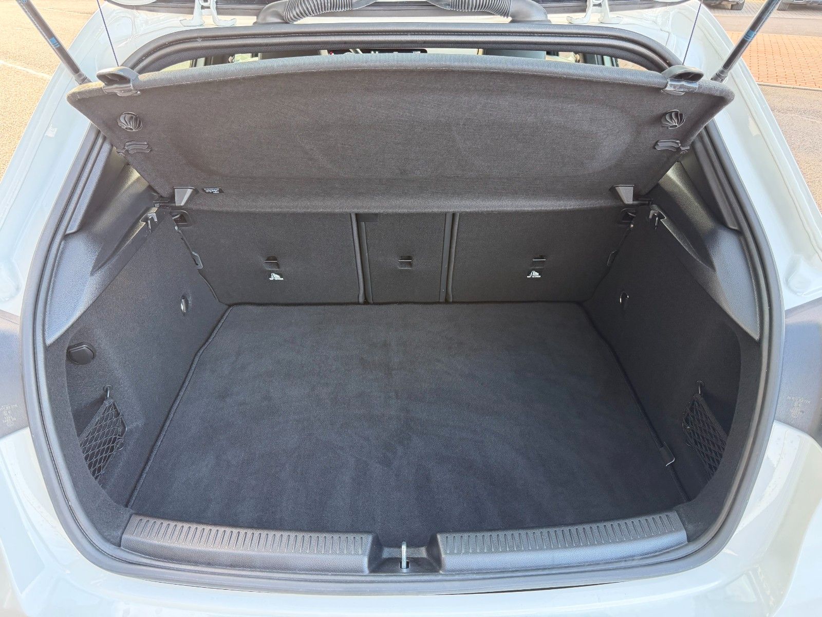 Fahrzeugabbildung Mercedes-Benz A 200 Progressive+LED+IHC+RKamera+LenkBeh+uvm.