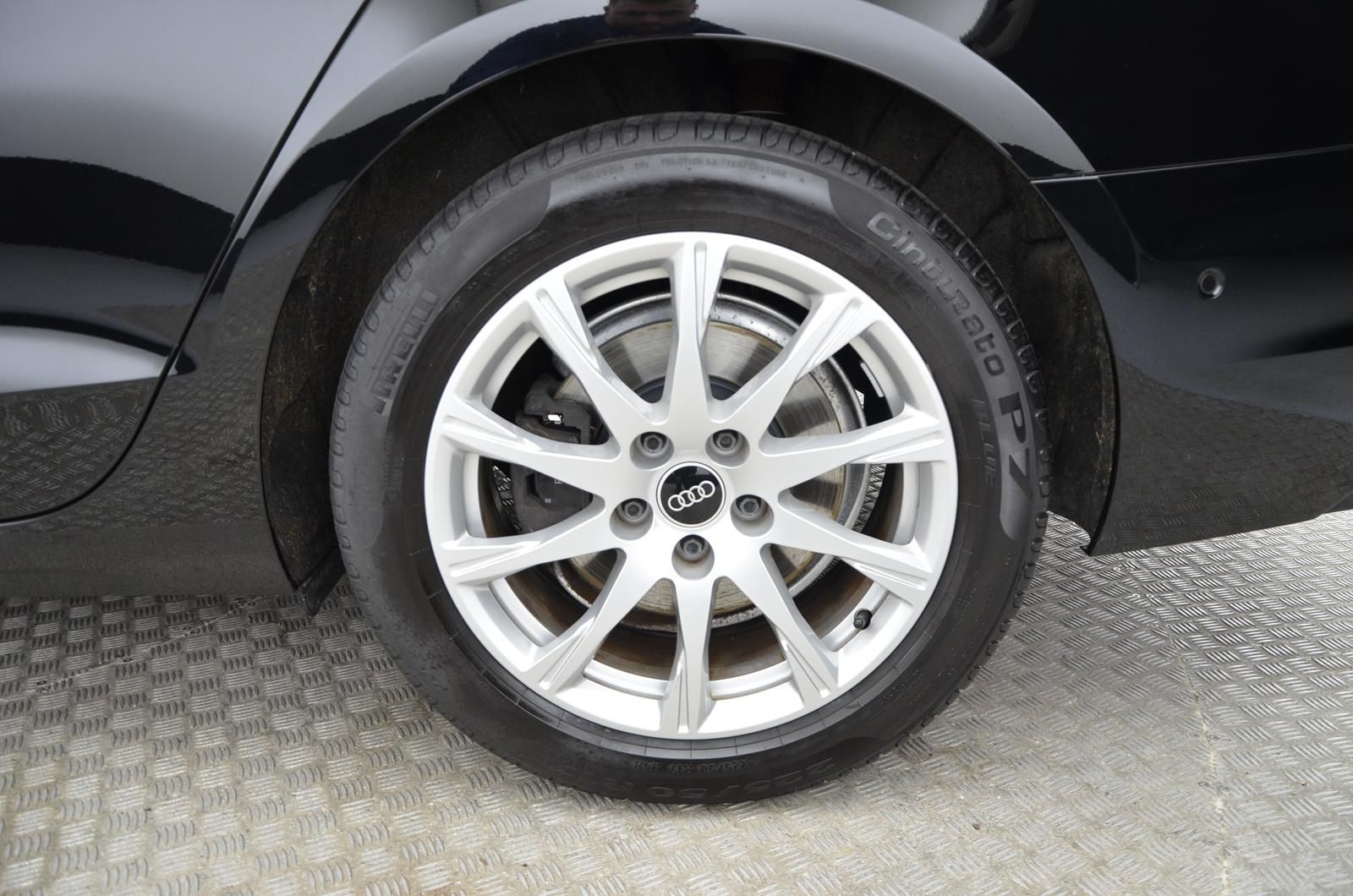 Fahrzeugabbildung Audi A4 Avant 40 TDI 150kW S tronic Navi LED Standh.