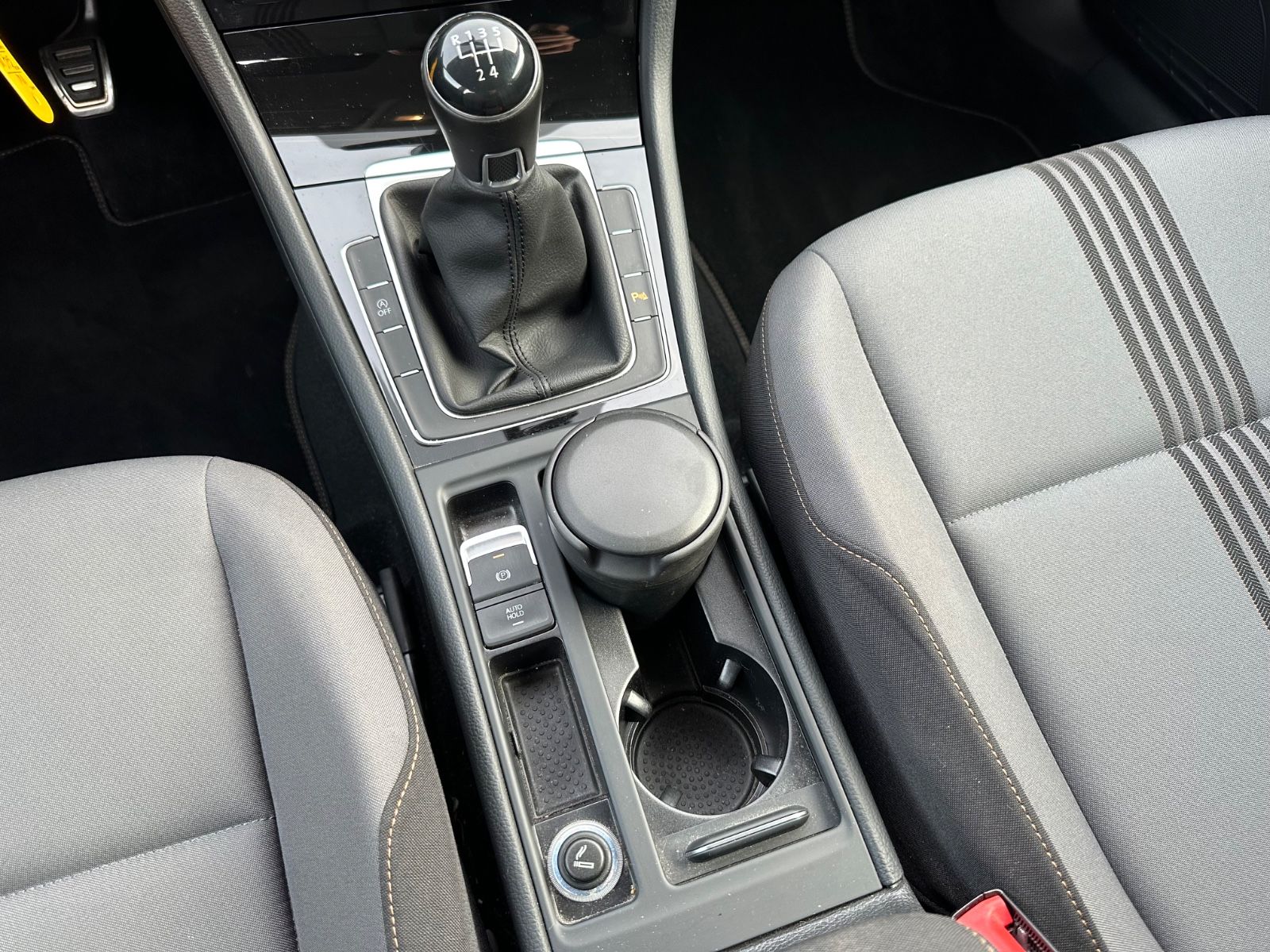 Fahrzeugabbildung Volkswagen Golf VII Variant 1.6 TDI Allstar AHK/Navi/SHZG