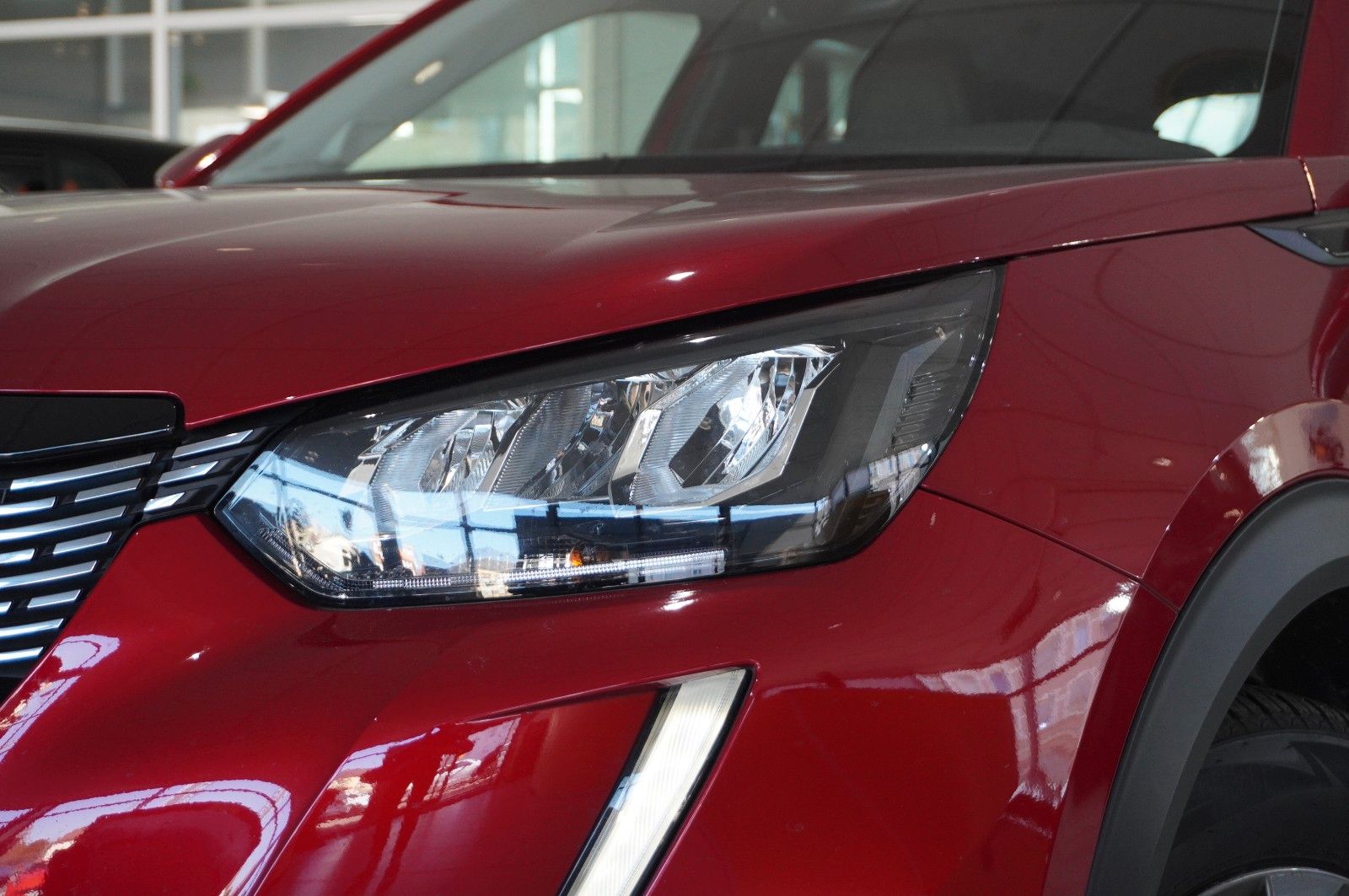 Fahrzeugabbildung Peugeot 2008 1.2T ALLURE PACK NAVI/LED/KAMERA/VIRT/3D