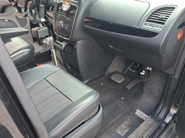 Fahrzeugabbildung Chrysler Voyager S Paravan Rollstuhlumbau