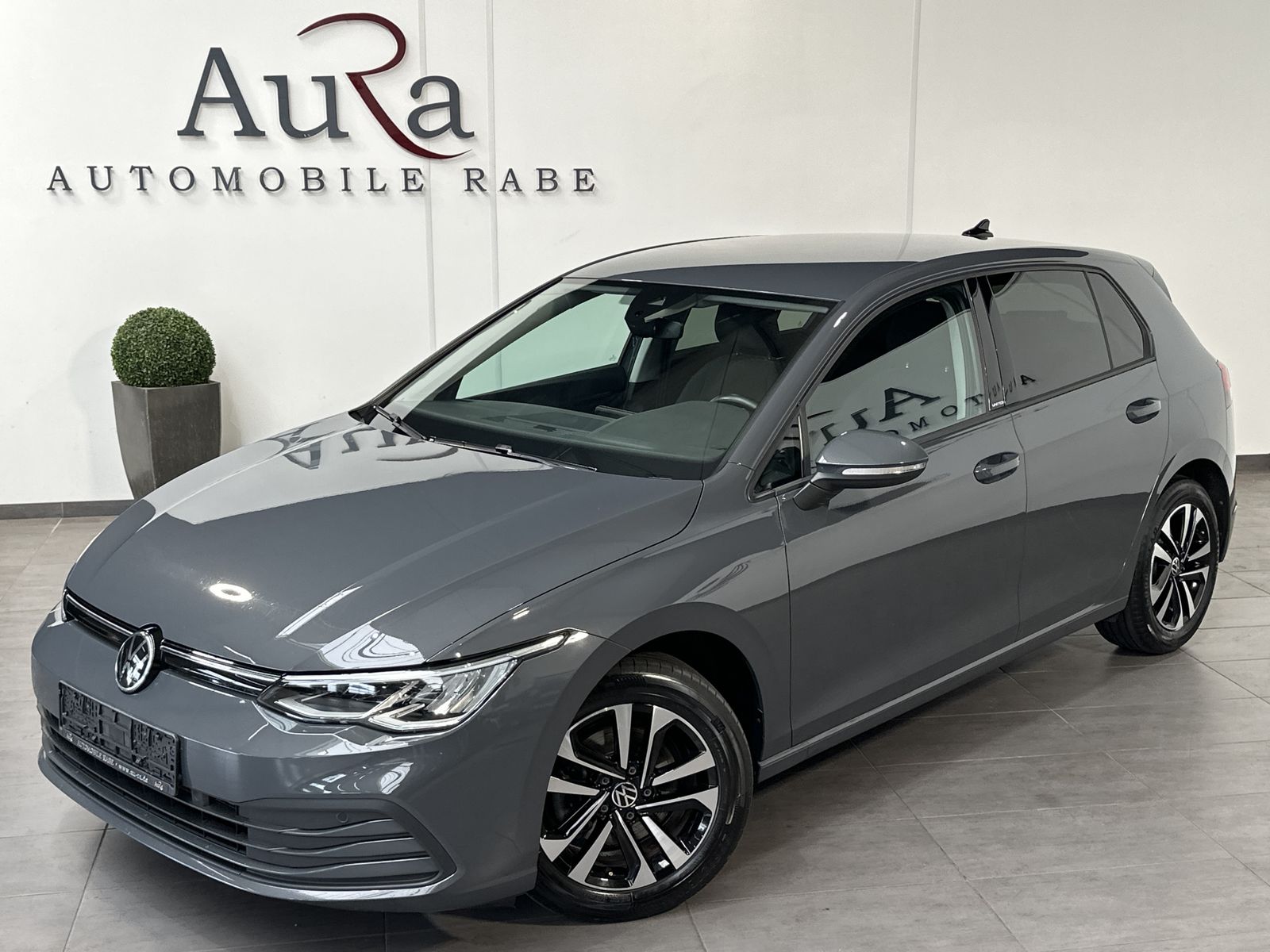 Fahrzeugabbildung Volkswagen Golf 2.0 TDI DSG United NAV+LED+ACC+AHK+DIGDISP