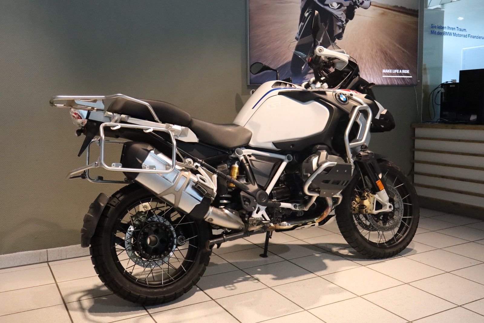 Fahrzeugabbildung BMW R 1250 GS ADV inkl. Repair Inclusive bis '27