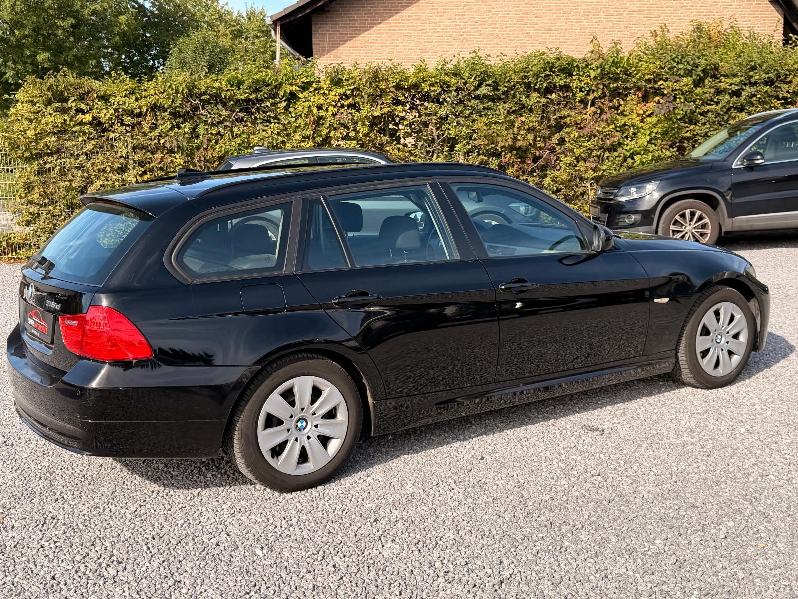 BMW 318 2011 — photo 5