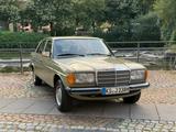 Mercedes-Benz 200D W123 Top-Zustand 2.Hand