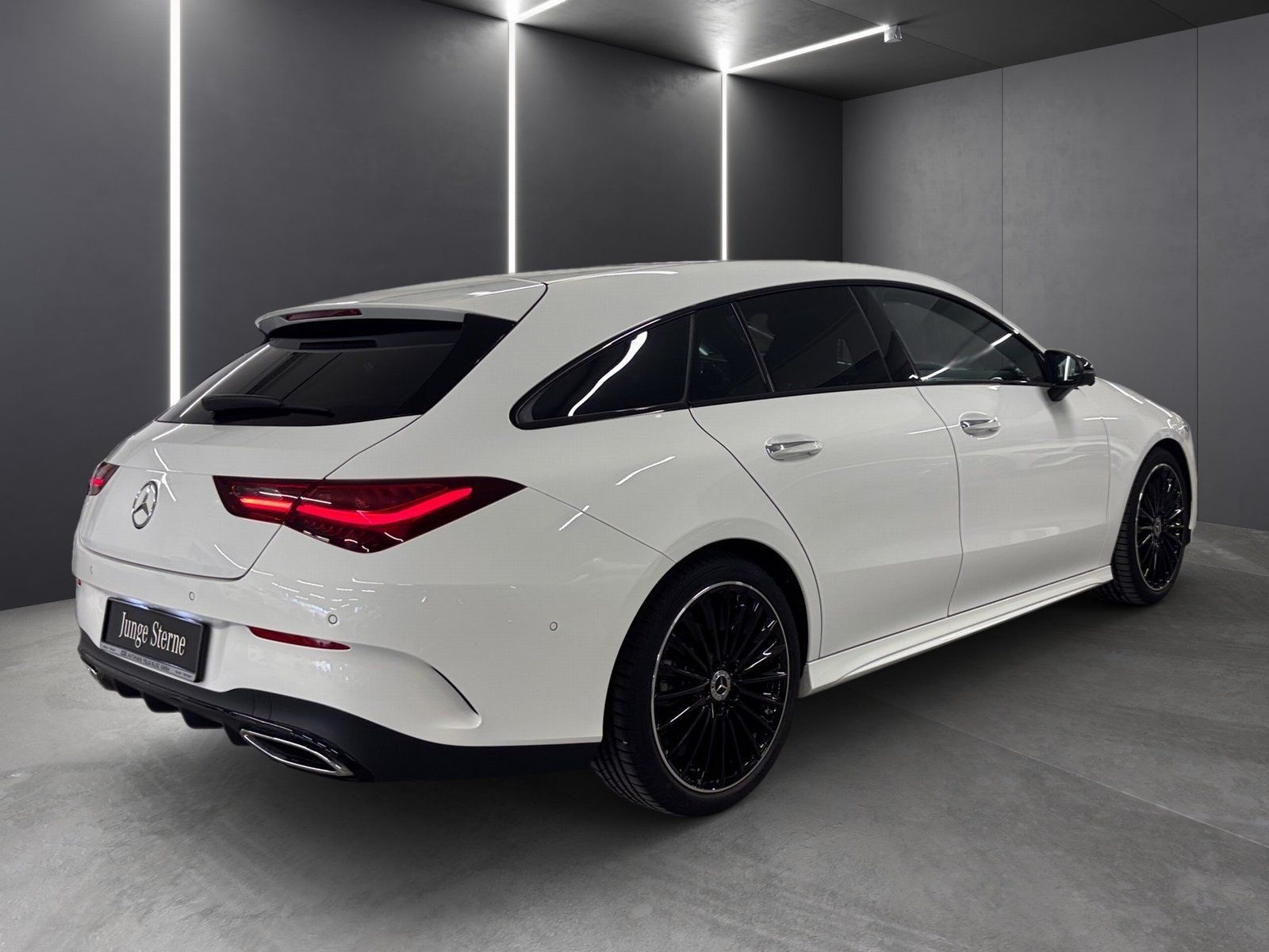 Fahrzeugabbildung Mercedes-Benz CLA 200 SB AMG*Pano*Burme*19"*HUD*360*Multibeam*